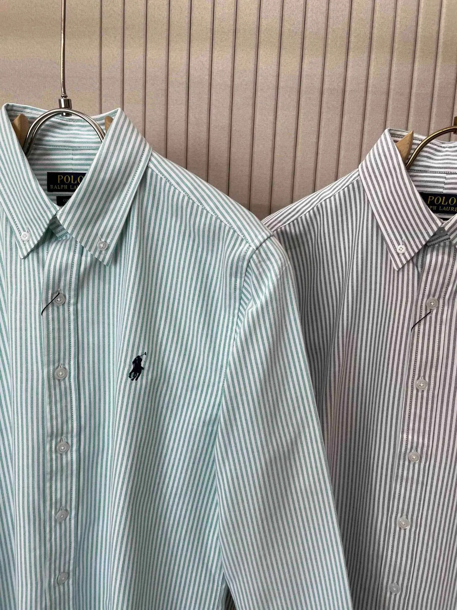 P220 🌸🌸🌸 POLO Ralph Lauren [High Quality] Classic shirt! The classic casual shirt made of pure cotton Oxford cloth has a unique design. It has a simple, clean and classic silhouette design. It is a versatile style that can be switched at will. The fabric feels soft and delicate, highly breathable, and is close to the skin and comfortable to wear. It can be worn alone as an inner layer. Its versatile performance is beyond your imagination! The upper body of the ready-to-wear is simple and classic yet elegant! Size:M-XXL